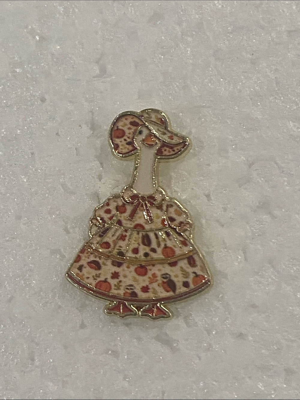 Vintage-Inspired Duck Enamel Pin in Cream and Pink